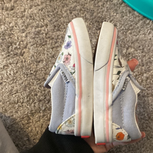 Vans slip on floral shoe for toddler. Size 5. Worn MAYBE 2x. - Picture 5 of 6